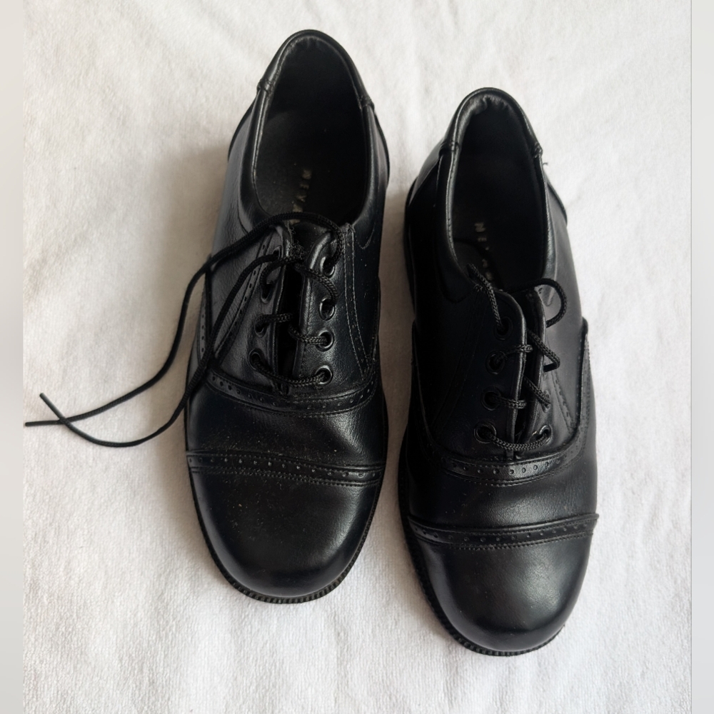 Boys Sz 4 Dress Shoes